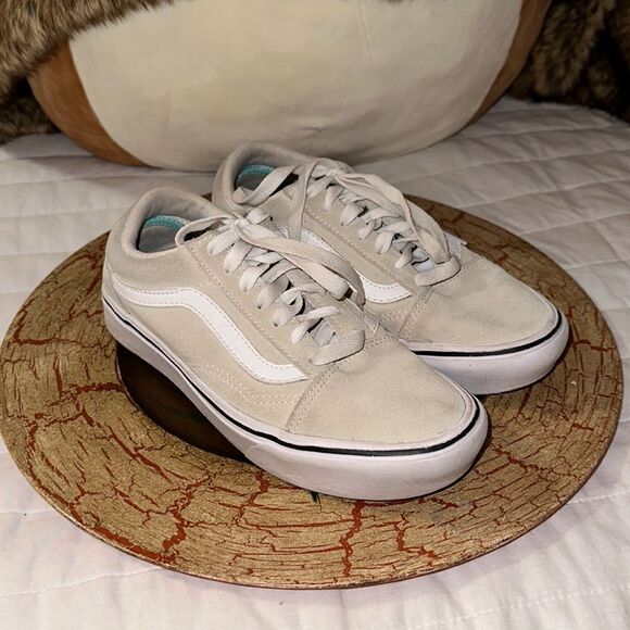 VANS Unisex Women’s 6 Ivory White Suede Leather Skateboard Sneakers - Picture 1 of 8